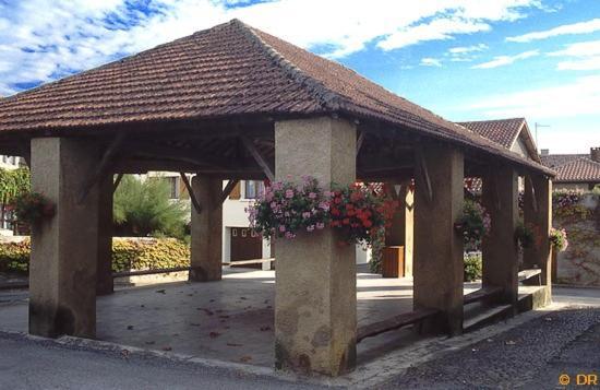 Gite, Jacuzzi & Vin Au Grenier De Madiran Exteriör bild